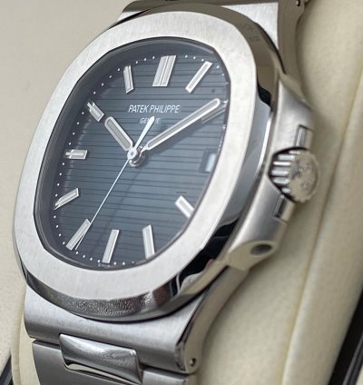 Patek Philippe Nautilus 5711 1a Blue Mint