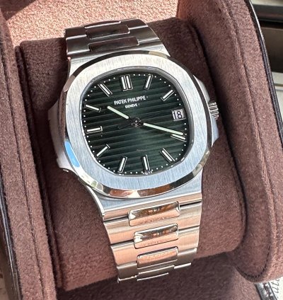 Patek Philippe Nautilus 5711 1a Green Factory Dial Orig Blue Dial Cal 315 Extract Of The Archives