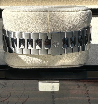 Patek Philippe Nautilus 5711 1a Green Factory Dial Orig Blue Dial Cal 315 Extract Of The Archives