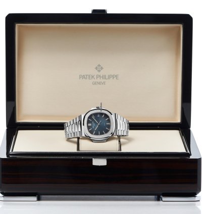 Patek Philippe Nautilus 5711 1a Tiffany Co Stamped Blue Dial 2009 Mint