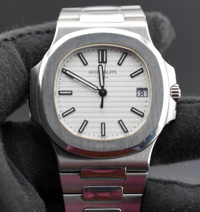 Patek Philippe Nautilus 5711 1a White Fullset st 949 Rare Discontinued Model