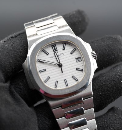 Patek Philippe Nautilus 5711 1a White Fullset st 949 Rare Discontinued Model
