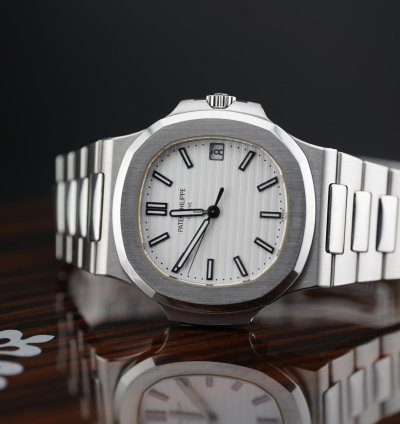Patek Philippe Nautilus 5711 1a White Fullset st 949 Rare Discontinued Model