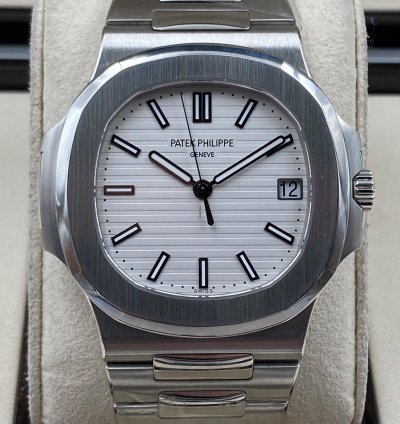Patek Philippe Nautilus 5711 1a White Mint