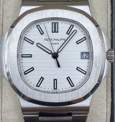 Patek Philippe Nautilus 5711 1a White Mint