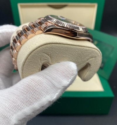 Rolex Day-date 40 40mm 2022 Chocolate Dial 228235 Complete Set