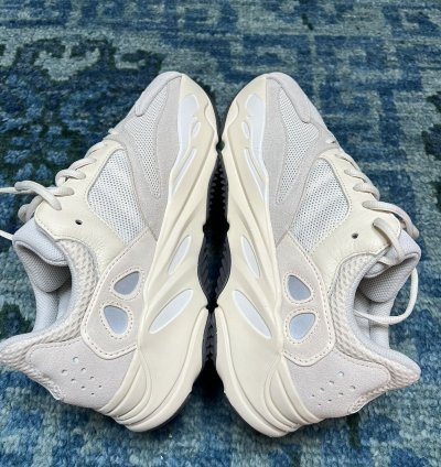 Yeezy 700 Analog