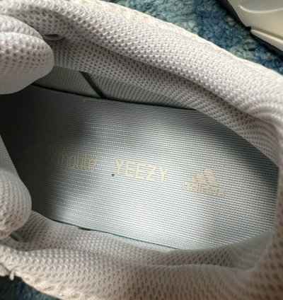 Yeezy 700 Analog