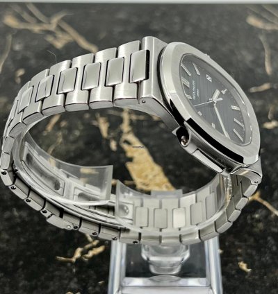 Patek Philippe Nautilus 5711 1a-001 - Full Set