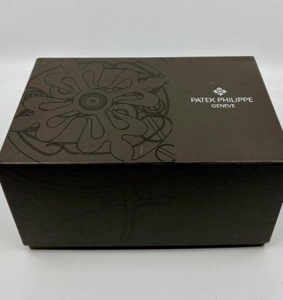 Patek Philippe Nautilus 5711 1a-001 - Full Set