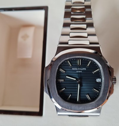 Patek Philippe Nautilus 5711 1a-001 Acier - Noir Trame - Full Set