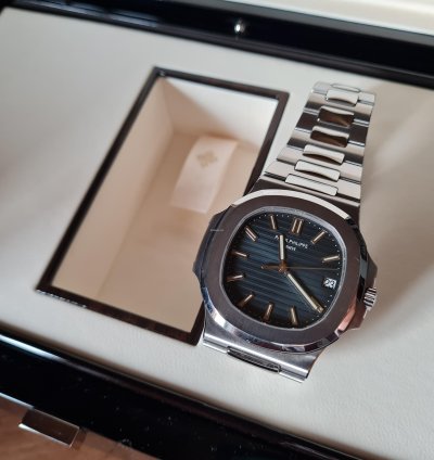 Patek Philippe Nautilus 5711 1a-001 Acier - Noir Trame - Full Set