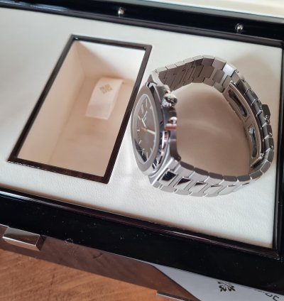 Patek Philippe Nautilus 5711 1a-001 Acier - Noir Trame - Full Set