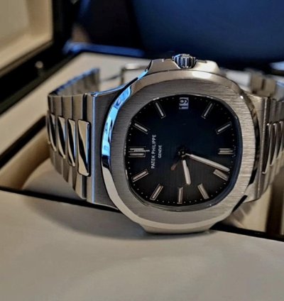 Patek Philippe Nautilus 5711 1a-001 Acier - Noir Trame - Full Set