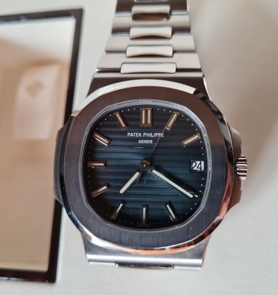 Patek Philippe Nautilus 5711 1a-001 Acier - Noir Trame - Full Set