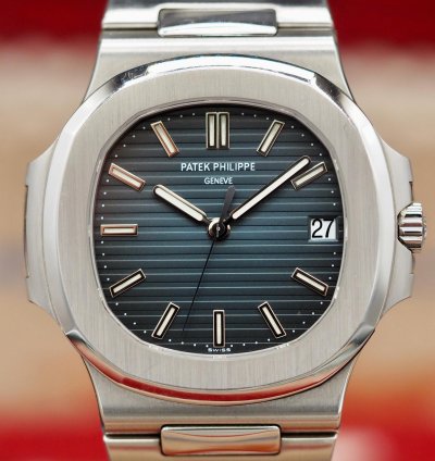 Patek Philippe Nautilus 5711 1a-001 Blue Poin On De Gen Ve