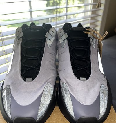 Yeezy 700 Mnvn Geode Adidas - Size 11 Ds