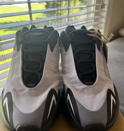 Yeezy 700 Mnvn Geode Adidas - Size 11 Ds