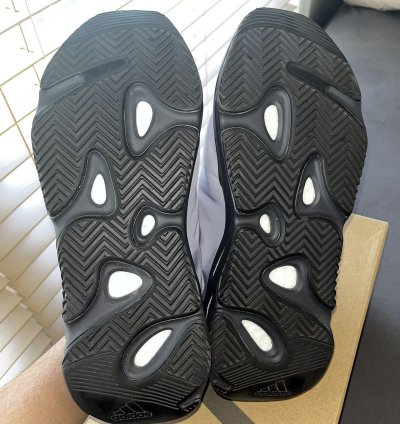Yeezy 700 Mnvn Geode Adidas - Size 11 Ds