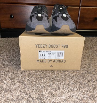 Yeezy 700 Utility Black