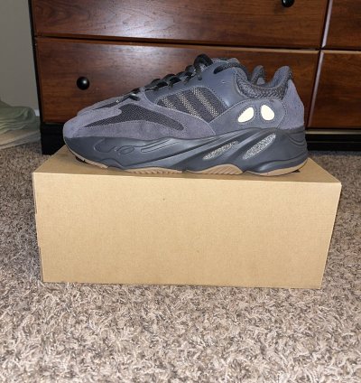Yeezy 700 Utility Black