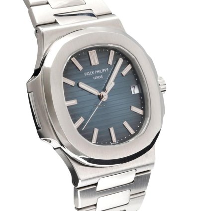 Patek Philippe Nautilus 5711 1a-010 Automatic Steel Good