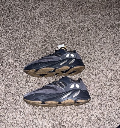 Yeezy 700 Utility Black