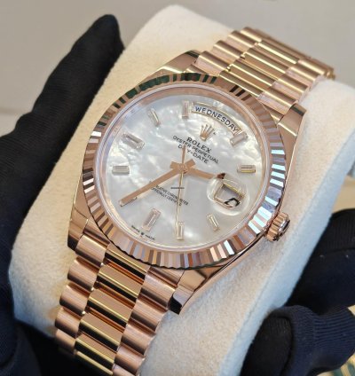 Rolex Day-date 40 40mm 228235 White Mother Of Pearl Diamonds Dial Ng White