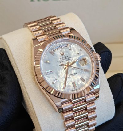 Rolex Day-date 40 40mm 228235 White Mother Of Pearl Diamonds Dial Ng White