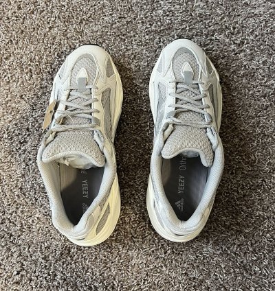 Yeezy 700 V2 Static