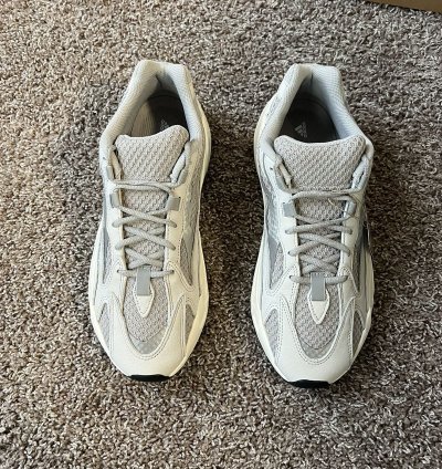 Yeezy 700 V2 Static