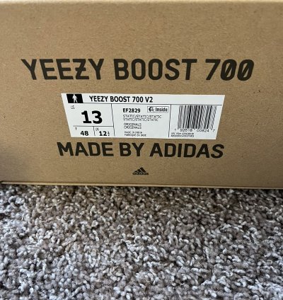 Yeezy 700 V2 Static