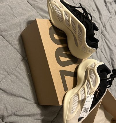 Yeezy 700 V3