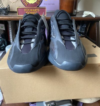 Yeezy 700 V3 Alvah