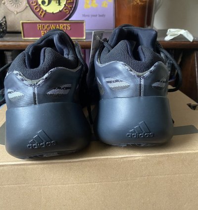 Yeezy 700 V3 Alvah