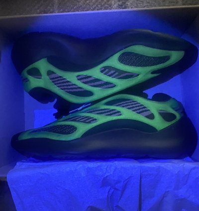 Yeezy 700 V3 Alvah
