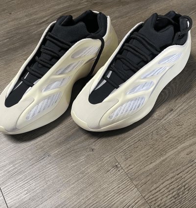 Yeezy 700 V3 Azael