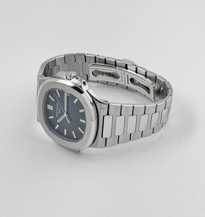 Patek Philippe Nautilus 5711 1a-010 Date Stainless Steel Blue Dial 2019