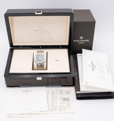 Patek Philippe Nautilus 5711 1a-010 Stainless Steel Blue 324 Movement 2017
