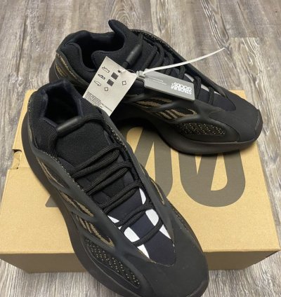 Yeezy 700 V3 Clay Brown