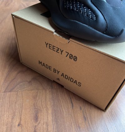 Yeezy 700 V3 Dark Glow 2021 New Womens 6 5 Mens 5