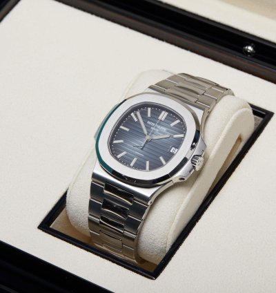 Patek Philippe Nautilus 5711 1a-010 Tiffany Co Stamped - Box Papers - 2019