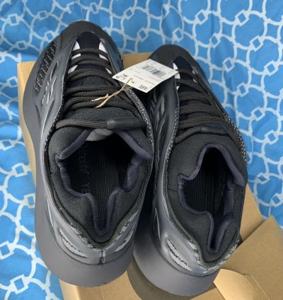 Yeezy 700 V3 Men Size 10 Dark Glow Adidas Black Sneakers