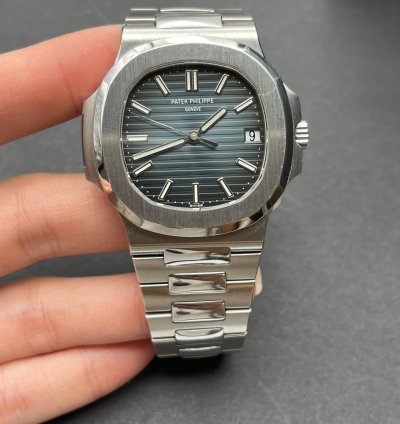 Patek Philippe Nautilus 5711 1a-010 Used