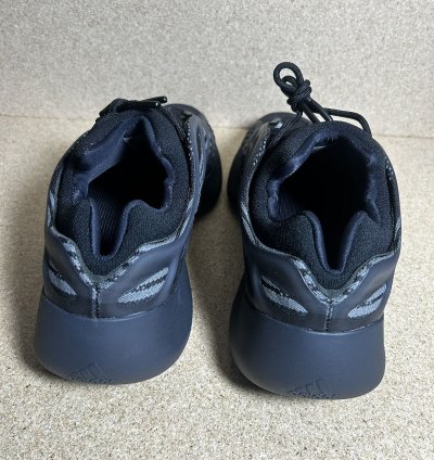 Yeezy 700 V3- Alvah