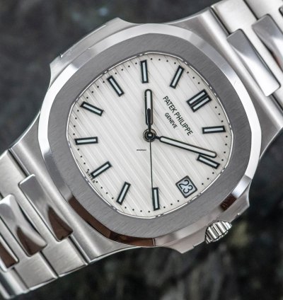 Patek Philippe Nautilus 5711 1a-011 Rare Caliber 26-330 Full Set 2019 Steel