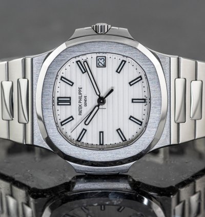 Patek Philippe Nautilus 5711 1a-011 Rare Caliber 26-330 Full Set 2019 Steel