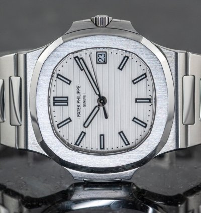 Patek Philippe Nautilus 5711 1a-011 Rare Caliber 26-330 Full Set 2019 Steel