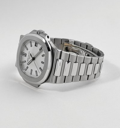 Patek Philippe Nautilus 5711 1a-011 Stainless Steel White Dial