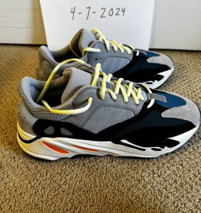 Yeezy Adidas Boost 700 Wave Runner 2017